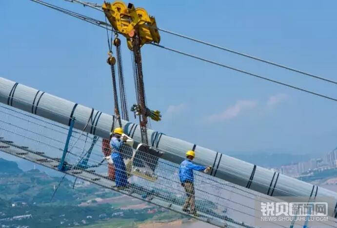 驸马长江大桥索夹安装力争10月底实现大桥合拢